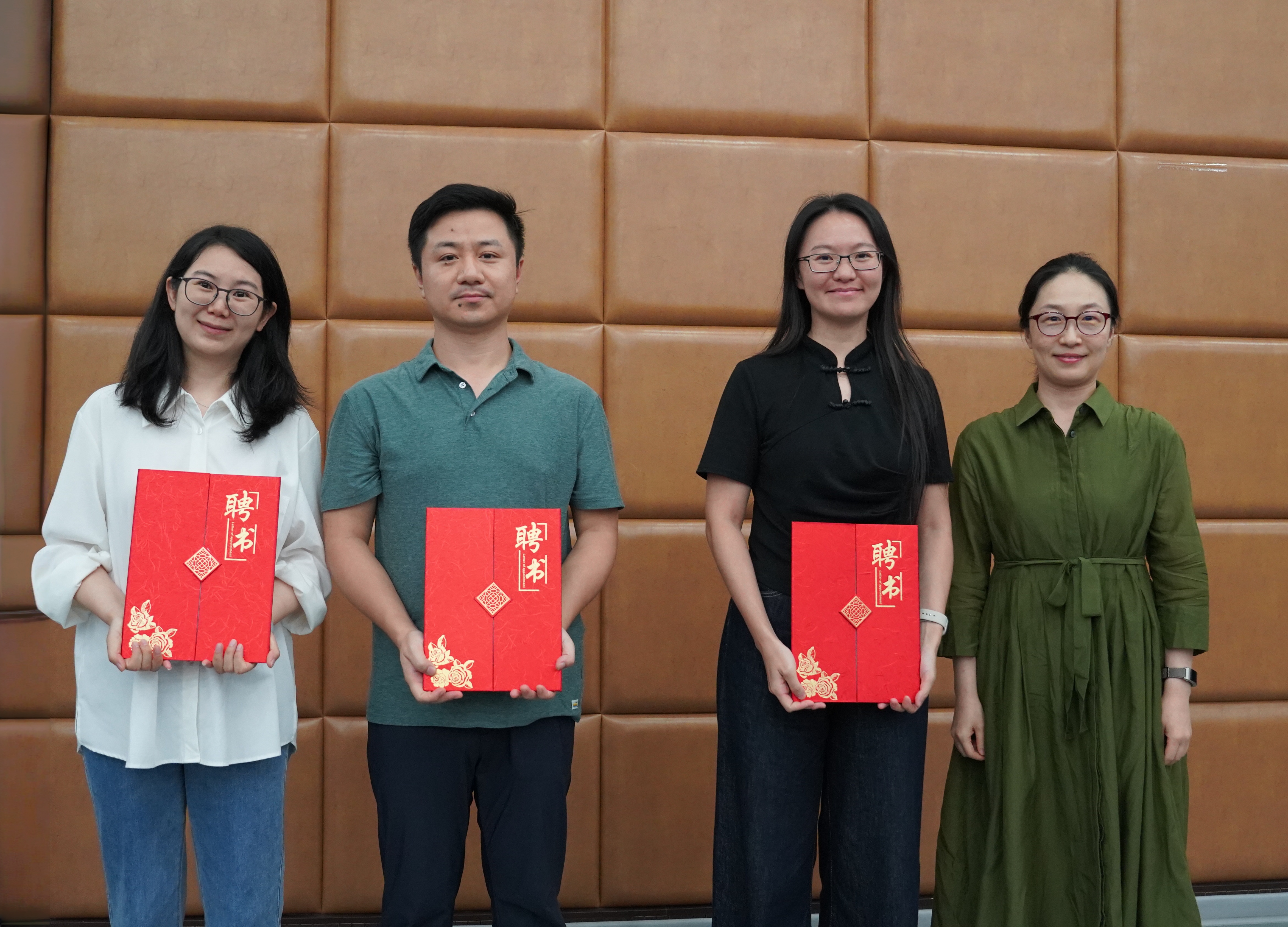 1758524084574567.jpg 1758524084574567.jpg